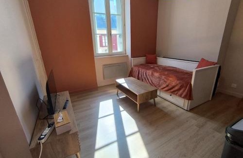 Chateauroux Appartement | 2, Ctre, parking, by bedandberry