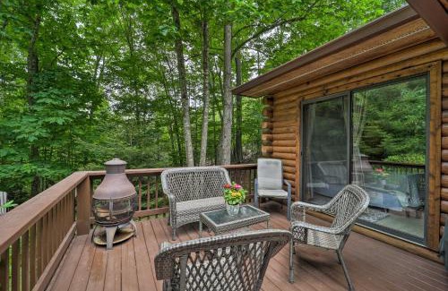 Charter Hills Maison | 2 Decks and Fire Pit Scenic Beech Mountain Retreat!