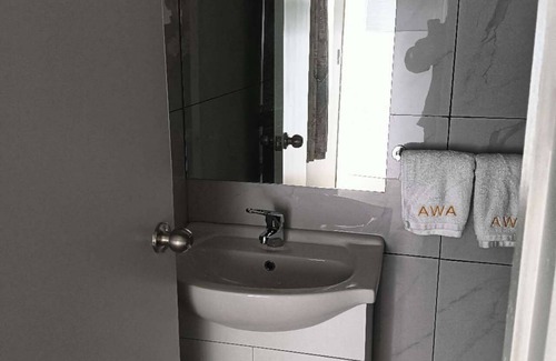 Kawaha Point Chalet De Ski | 2 double and 1 sofa beds chalet 7D