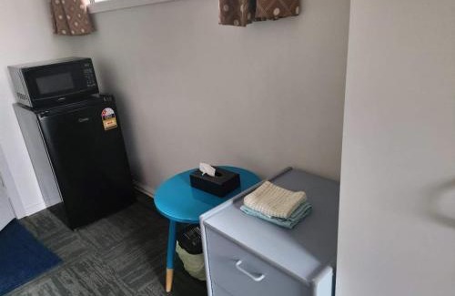 Epsom Maison | 2 Double Bed including 1 double sofa bed Studio at Epsom