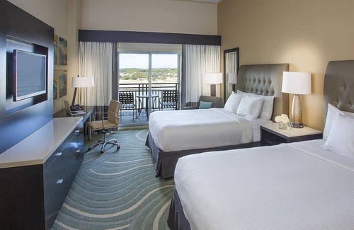 Lakeway Hôtel | 2 Double Queen Units with Lakeview, Outdoor Pool, Free Parking!