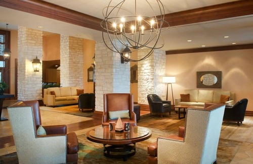 Lakeway Hôtel | 2 Double Queen Units with Lakeview, Outdoor Pool, Free Parking!