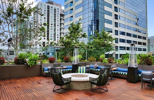 Downtown San Diego Hôtel | 2 Elegant Rooms w/ Oversize Desk & Coffee Maker – 1 Mile to Convention Center
