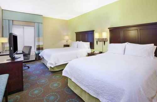 South Bend Hôtel | 2 Exclusive Suites w/ Free Breakfast – Great for Extended or Short Stays