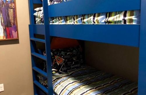 Circleville Station Balnéaire | 2 Family King Suites with Bunkroom and Balcony at The Kartrite Resort!