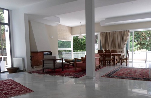 Ekali Appartement | Maisonnette sur 2 étages, idéale pour une famille, spacieuse et moderne