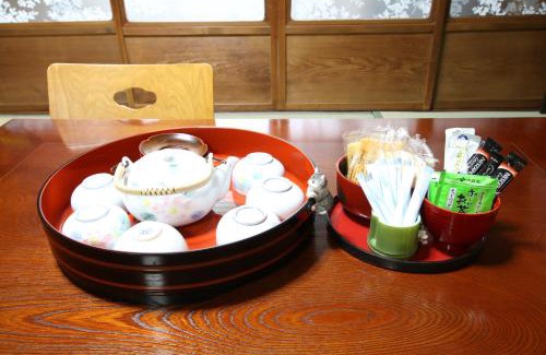 Suminoe Maison | 2 floors japanese style, direct to KIX, 10mins train to Namba, 5mins walk to stn , 2-6ppl