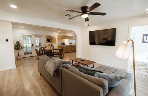 Waco Maison | Personal Pickleball Court in Quiet Culdesac