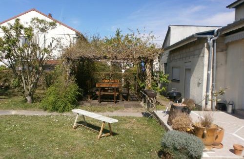 Fleury-les-Aubrais Maison | 2 Gîtes à Fleury les Aubrais 1 studio pour 2 adultes ou 1 gîte pour 2 Adultes et 2 enfants