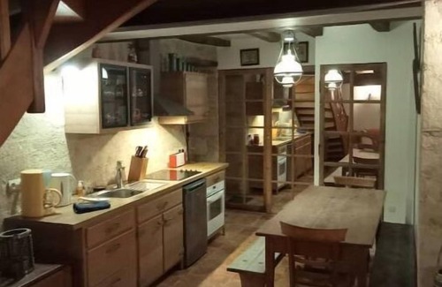 Doue-la-Fontaine Maison | 2 Gîtes en centre ville de Doué ,15 personnes maximum
