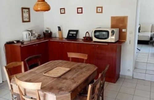 Doue-la-Fontaine Maison | 2 Gîtes en centre ville de Doué ,15 personnes maximum