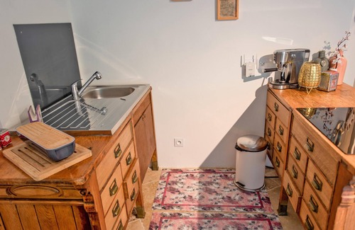 Faucon Maison | 2 Gîtes avec Clim et piscine chauffée, 1km de Faucon