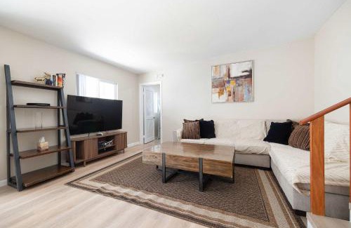 Paradise Hills Maison | 2 homes Central Villa