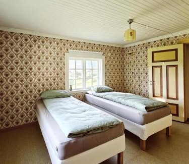 Vestvagøy Appartement | 2 Houses & A Barn Twin Room