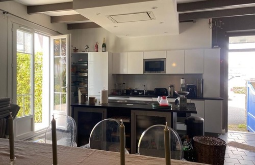 Saint-Marine Maison | 2 maisons autour d’un beau jardin, à 50 mètres du port, proche de l’épicerie