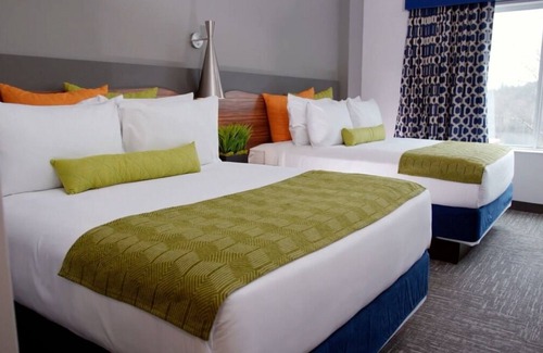 Circleville Station Balnéaire | 2 Junior Double Queen Suites with Patio at The Kartrite Resort!