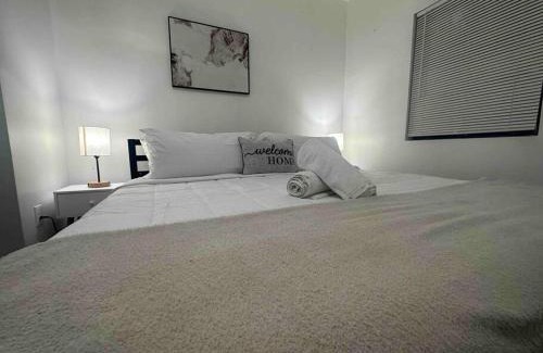 Rotterdam Appartement | 2 KING Beds WD Parking Stylish GREAT VALUE