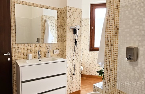 Vasto Lit Et Petit-Déjeuner | 2 km from the sea among the green hills of Vastesi
