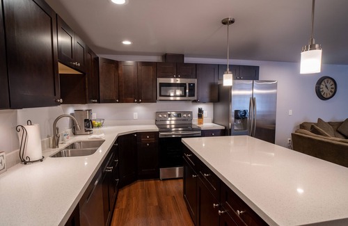 Flagstaff Maison | Highland Haven - TOUT NEUF Construction de luxe avec AC - 2Bed / 2Bath Près de NAU