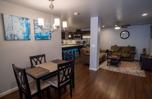 Flagstaff Maison | Highland Haven - TOUT NEUF Construction de luxe avec AC - 2Bed / 2Bath Près de NAU