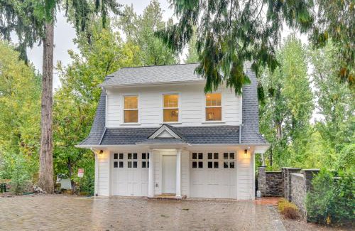 Oak Grove Maison | 2 Mi to Bay Park Charming Milwaukie Getaway