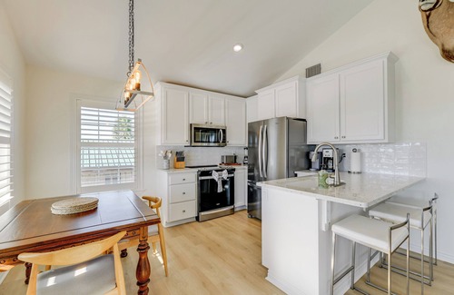 Port O Connor Maison | 2 Mi to Beach + Fishing Pier: Gulf Coast Retreat