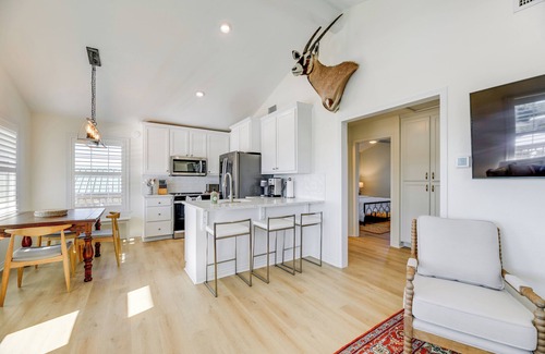 Port O Connor Maison | 2 Mi to Beach + Fishing Pier: Gulf Coast Retreat