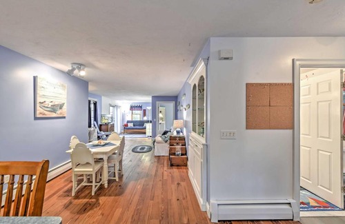 Buzzards Bay Appartement | 2 Mi to Beach Nautical Retreat in Bourne!