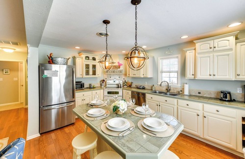 Bethany Beach Cottage | 2 Mi to Boardwalk: Home w/ Deck in Bethany Beach!