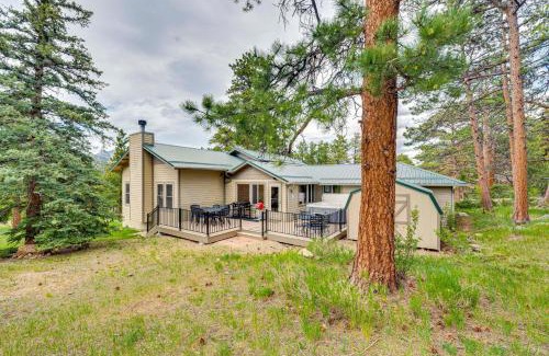 Estes Park Maison | 2 Mi to Downtown Home with Hot Tub in Estes Park!