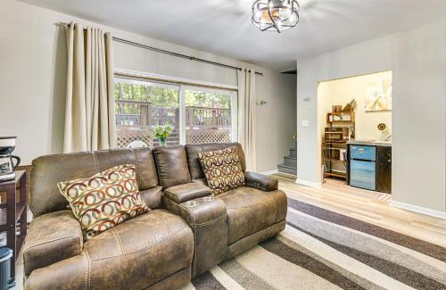 Monroe Appartement | 2 Mi to Downtown Monroe Quiet Apt with Patio