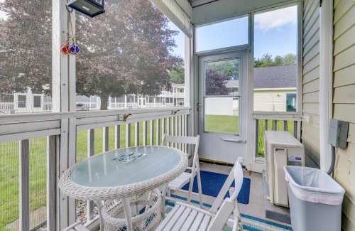 Wells Appartement | 2 Mi to Drakes Island Beach Condo with Indoor Pool!