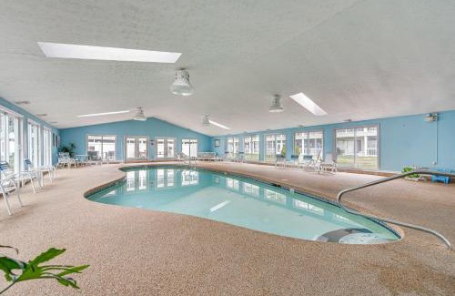 Wells Appartement | 2 Mi to Drakes Island Beach Condo with Indoor Pool!