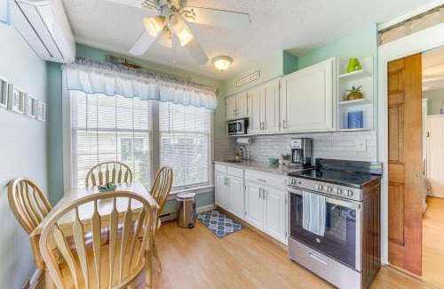 Wells Appartement | 2 Mi to Drakes Island Beach Condo with Indoor Pool!