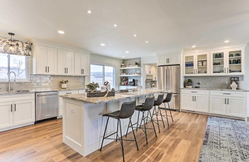 Castle Rock Maison | 2 Mi to Dtwn Castle Rock Home with Furnished Patio