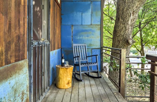 Blackshear-Prospect Hill Appartement | 2 Mi to Dtwn Pet-Friendly Austin Studio with Yard