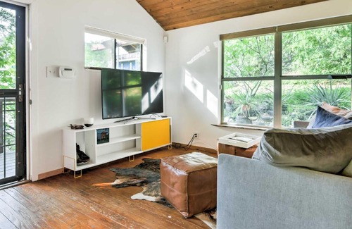 Blackshear-Prospect Hill Appartement | 2 Mi to Dtwn Pet-Friendly Austin Studio with Yard