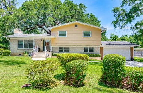 Tallahassee Maison | 2 Mi to FSU and FAMU Home with Spacious Deck!