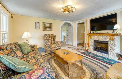 Fayetteville Maison | 2 Mi to Hiking Trails Cozy Fayetteville Cottage!