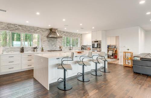 Poway Maison | 2 Mi to Lake Poway Mtn-View Escape with Patio!