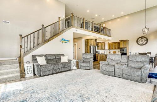 Crofton Maison | 2 Mi to Lewis and Clark Lake Spacious Getaway