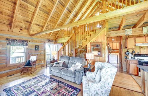 Vesta Maison | 2 Mi to Mabry Mill Mtn-View Cabin with Porch!