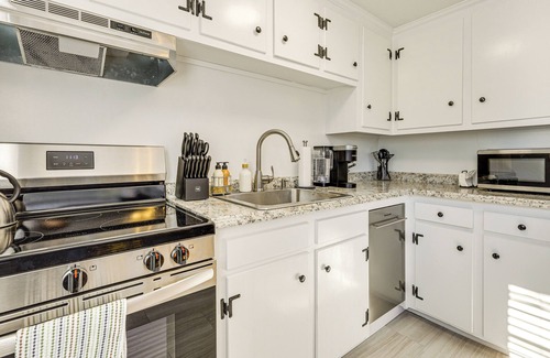 Teaticket Maison | 2 Mi to Main St Falmouth: Cape Cod Home