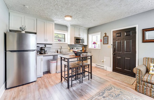 Monterey Cabine | 2 Mi to Main Street: Cabin w/Hot Tub in Monterey!