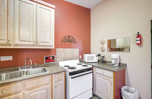 Lake Whitney Appartement | 2 Mi to Marina: Lake Whitney Studio Retreat!