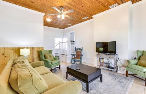 Panacea Maison | 2 Mi to Mashes Sands Beach Quiet Home with Dock!