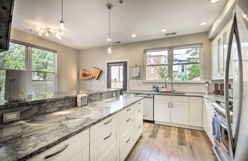 Le Droit Park Maison | 2 Mi to National Mall: Modern DC Retreat w/ Patio