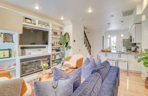 Le Droit Park Maison | 2 Mi to National Mall: Stunning Townhome w/ Patio!