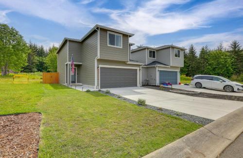 Port Angeles Maison | 2 Mi to Olympic National Park Hot Tub Haven!