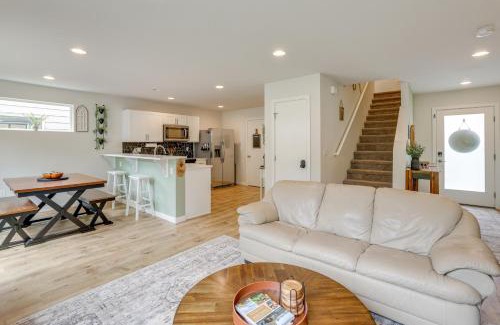 Port Angeles Maison | 2 Mi to Olympic National Park Hot Tub Haven!